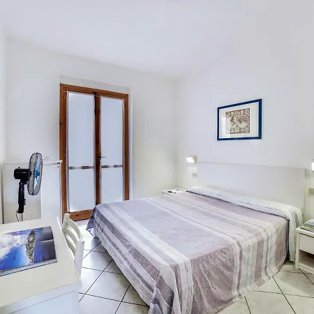 Daire Locazione Turistica Altaluna.4 *